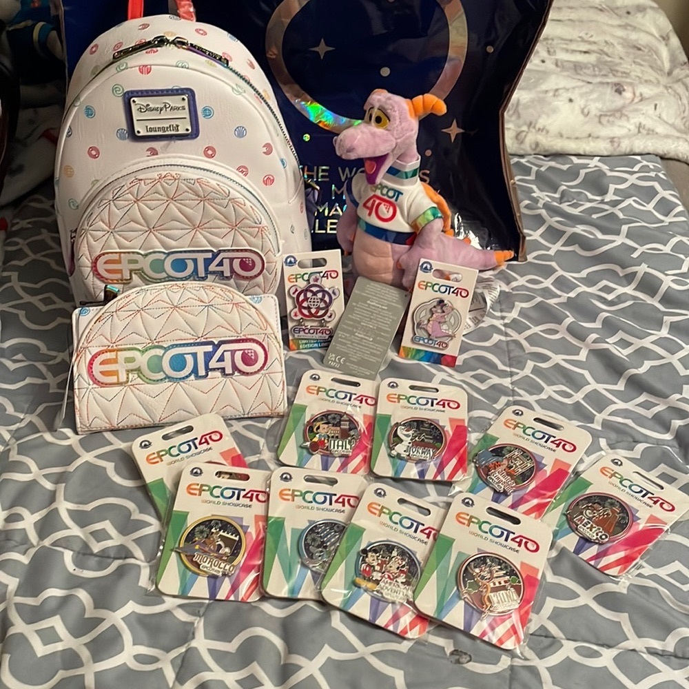 Epcot limited release 40th anniversary loungefly w/matching wallet